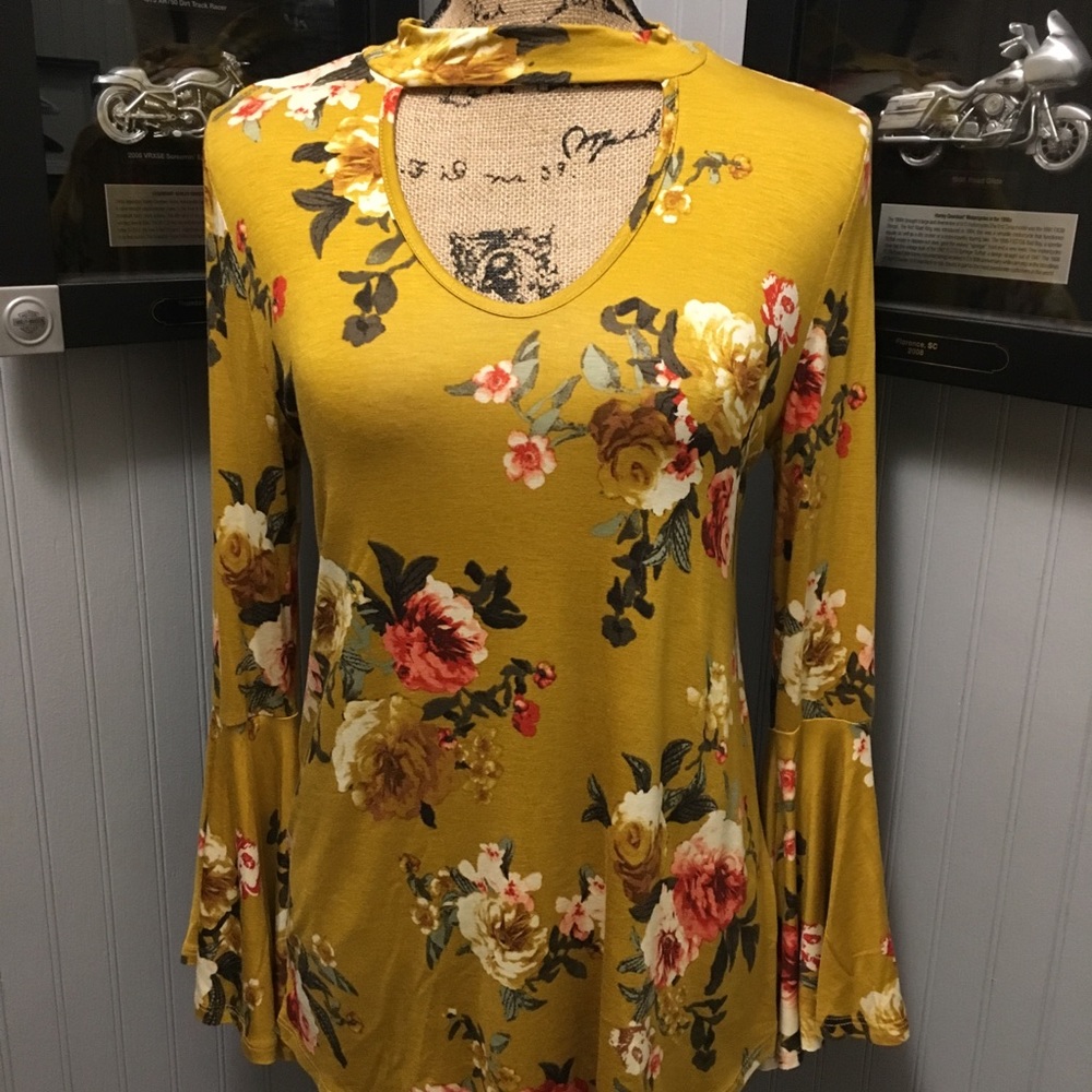 Floral Bell Sleeve Tunic - Picture 3 of 8